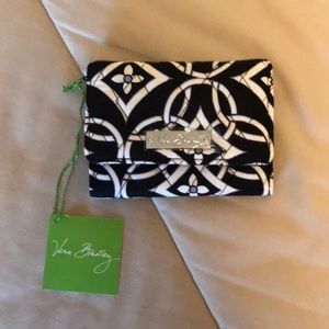 NWT Vera Bradley Petite Trifold Wallet Concerto